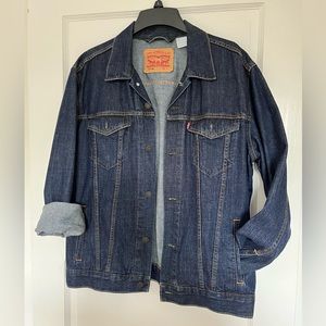 Levi’s denim jacket! Like new!